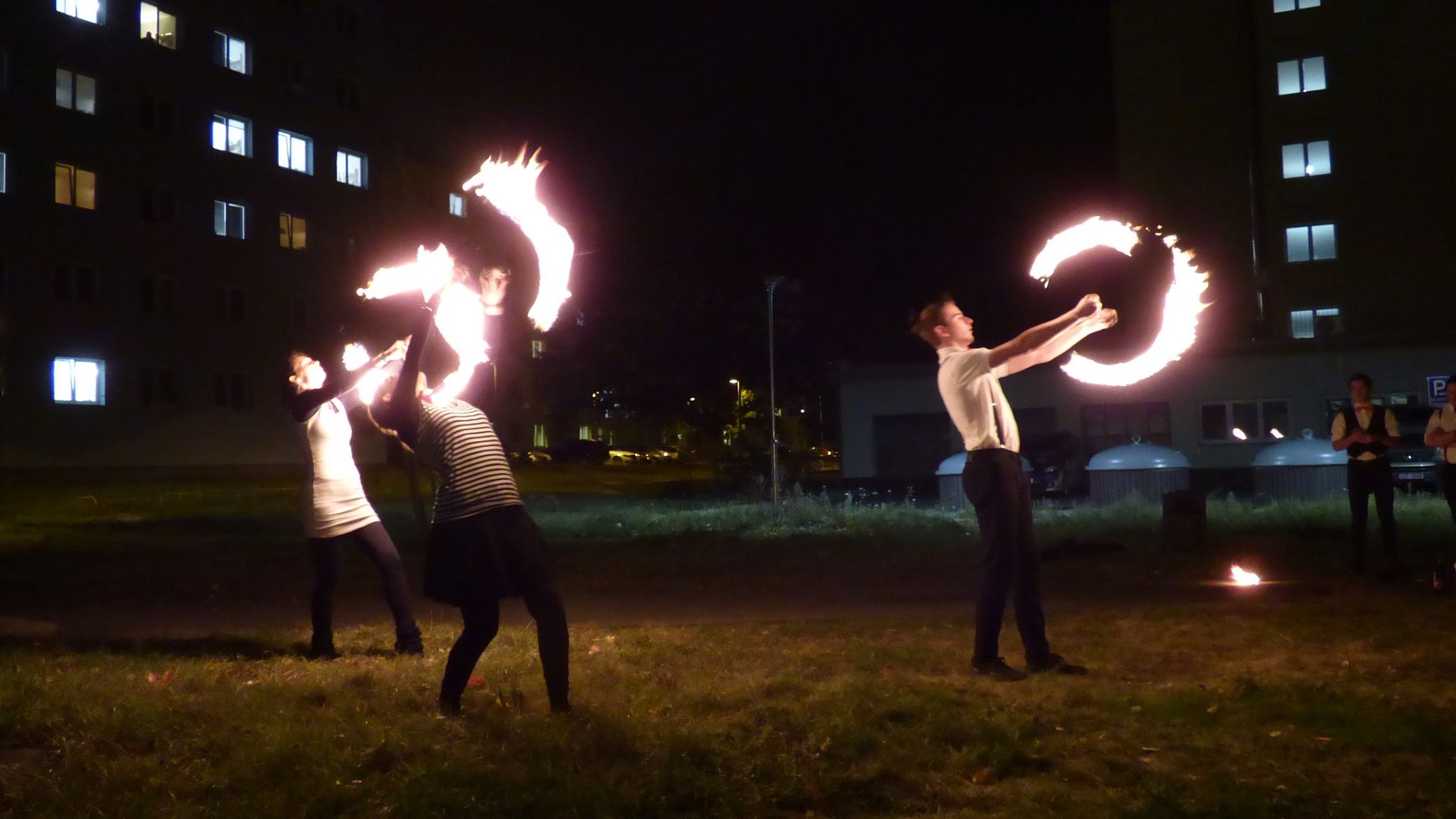 Ohňová show na oslavě 80. narozenin v Brně