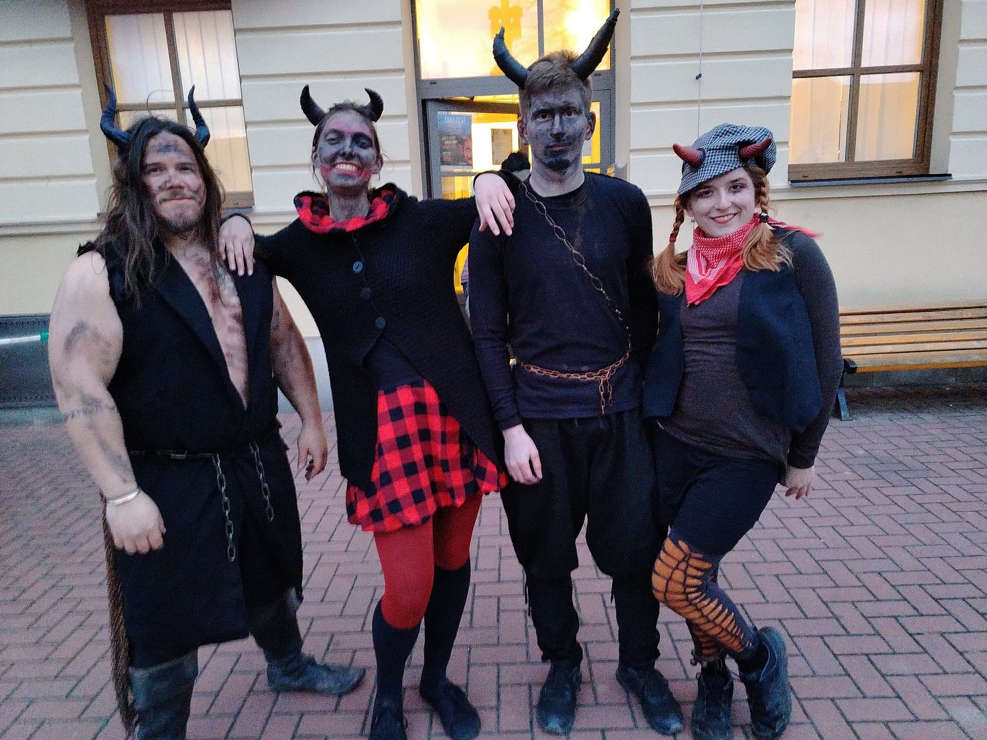 Čertovská ohnivá show na Zarazických čertovinách